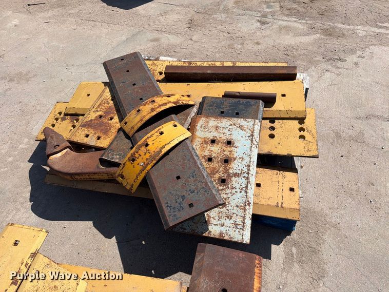 image for item MZ9976 (3) pallets of scraper attachments