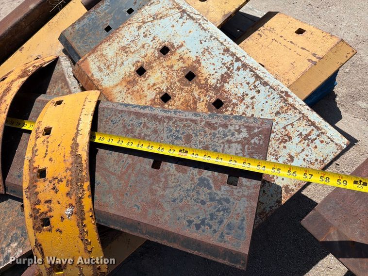 image for item MZ9976 (3) pallets of scraper attachments
