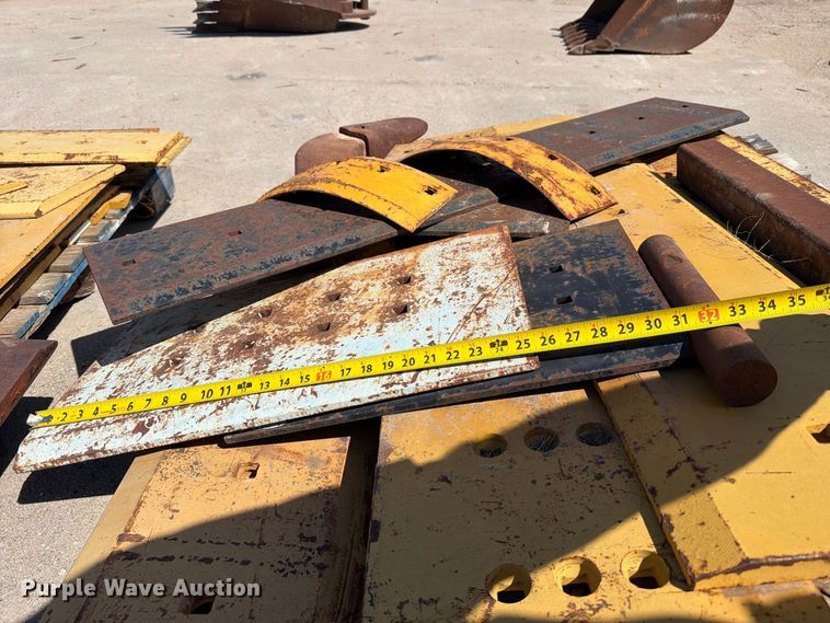image for item MZ9976 (3) pallets of scraper attachments