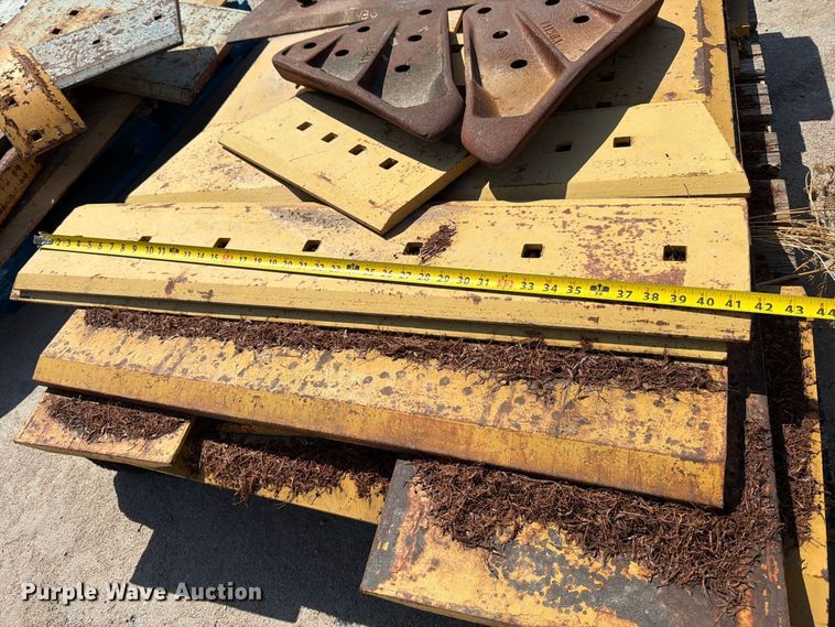 image for item MZ9976 (3) pallets of scraper attachments
