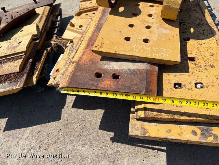 image for item MZ9976 (3) pallets of scraper attachments