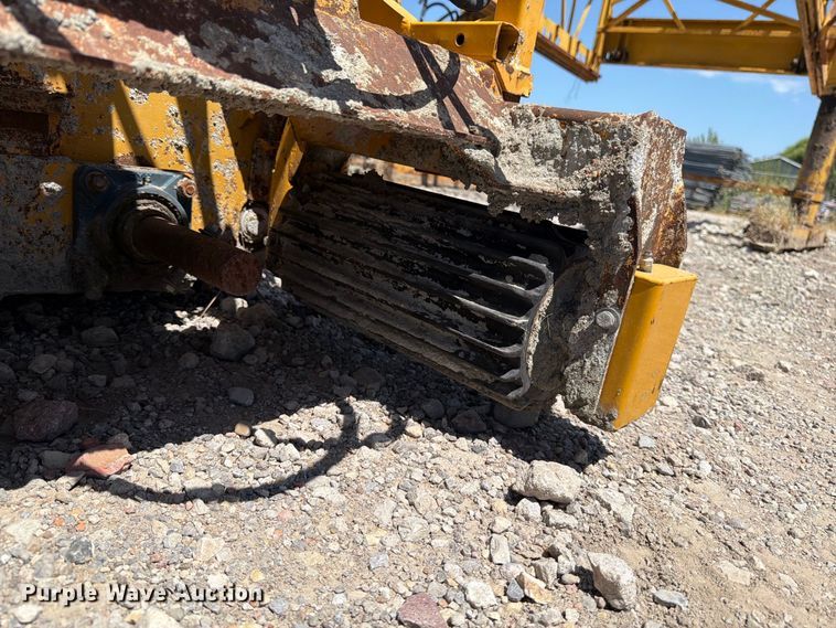 image for item MZ9984 Bid-Well 4800 paver