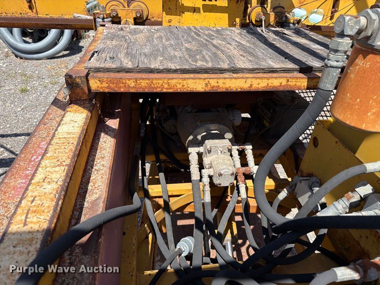 image for item MZ9984 Bid-Well 4800 paver
