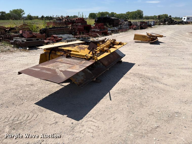 image for item MZ9985 Gomaco MCI8564-21 slip form concrete barrier assembly