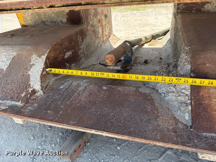 image for item MZ9985 Gomaco MCI8564-21 slip form concrete barrier assembly