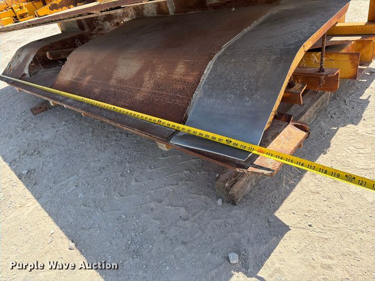 image for item MZ9985 Gomaco MCI8564-21 slip form concrete barrier assembly