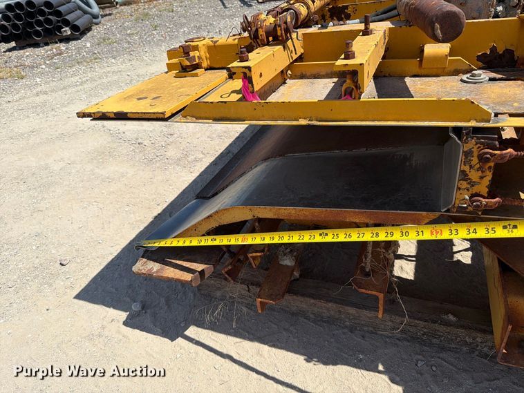 image for item MZ9985 Gomaco MCI8564-21 slip form concrete barrier assembly
