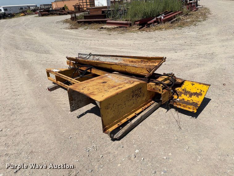 image for item MZ9985 Gomaco MCI8564-21 slip form concrete barrier assembly