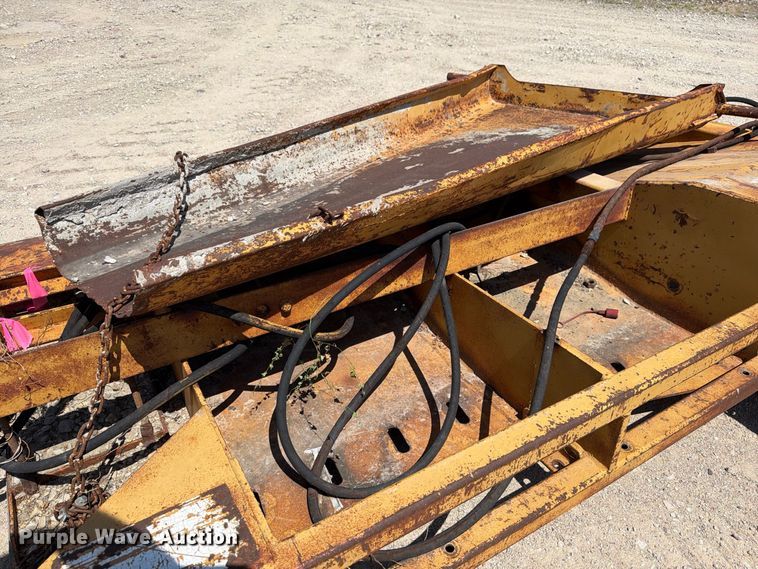 image for item MZ9985 Gomaco MCI8564-21 slip form concrete barrier assembly