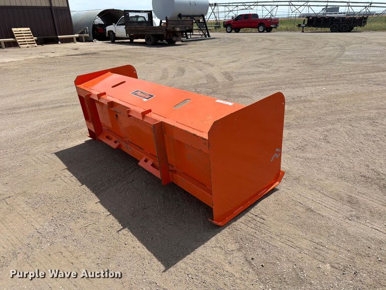 image for item MZ9993 Pabreak skid steer snow pusher