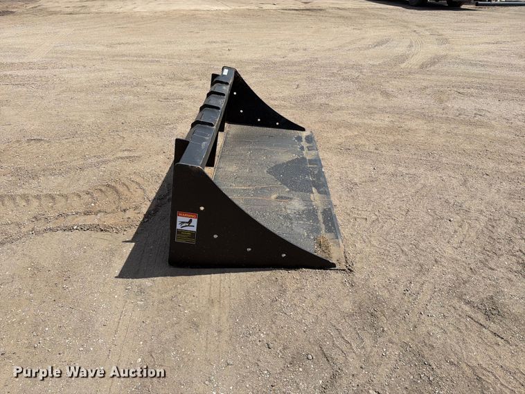 image for item MZ9997 Pabreak skid steer bucket