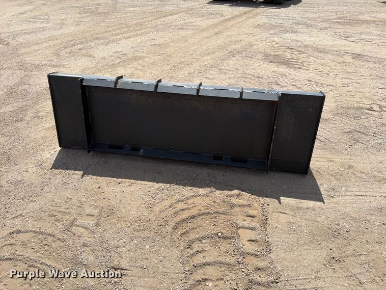 image for item MZ9997 Pabreak skid steer bucket