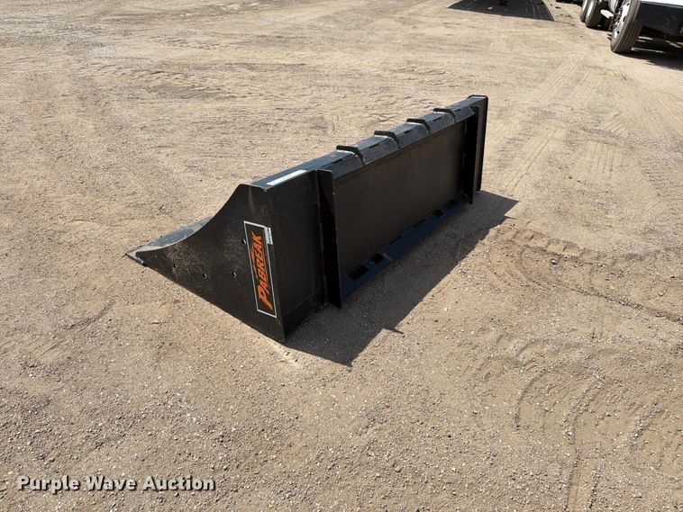 image for item MZ9997 Pabreak skid steer bucket