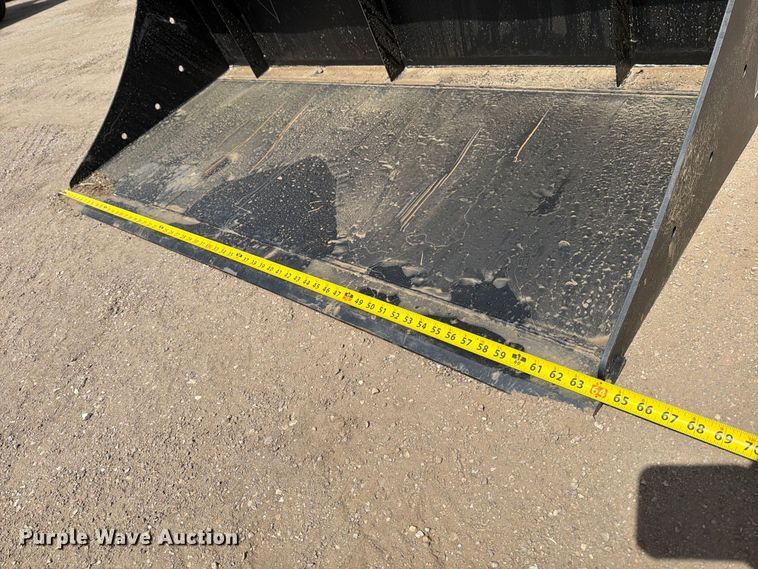 image for item MZ9997 Pabreak skid steer bucket