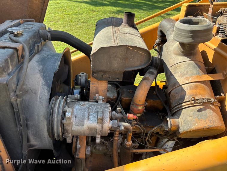 image for item NM9887 1991 Case 580K backhoe