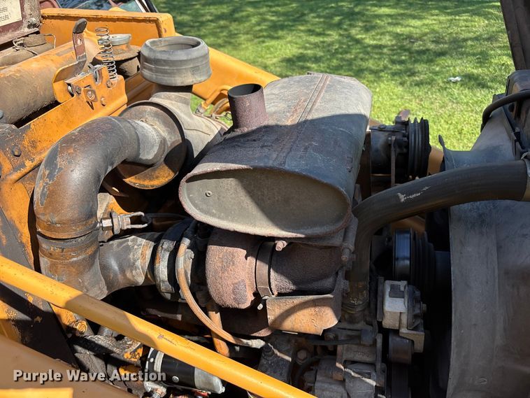 image for item NM9887 1991 Case 580K backhoe