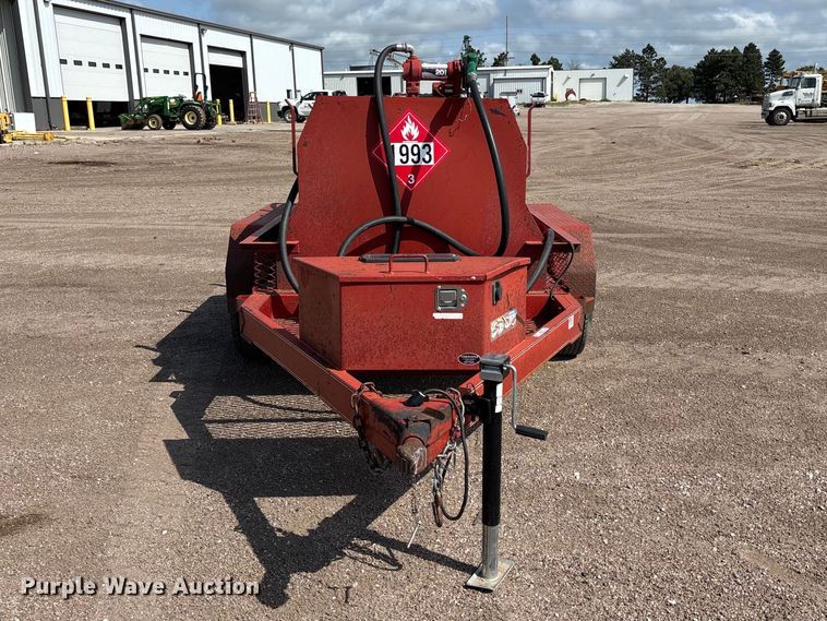 image for item NM9929 2015 Lamar fuel trailer
