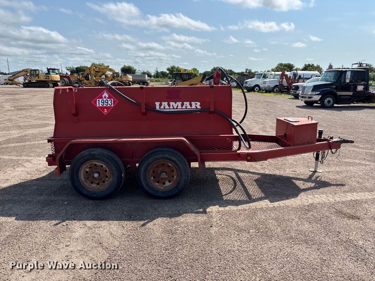 image for item NM9929 2015 Lamar fuel trailer