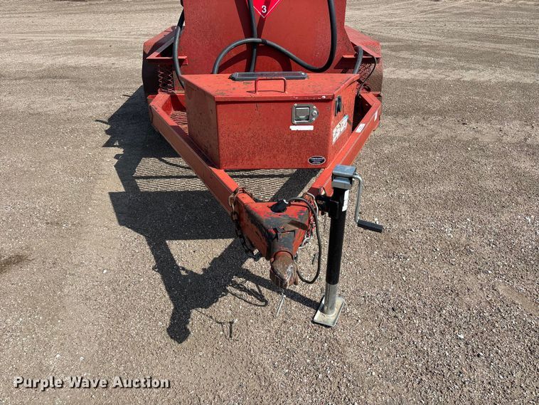 image for item NM9929 2015 Lamar fuel trailer