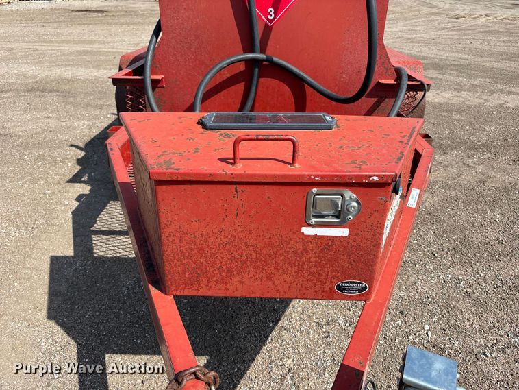 image for item NM9929 2015 Lamar fuel trailer