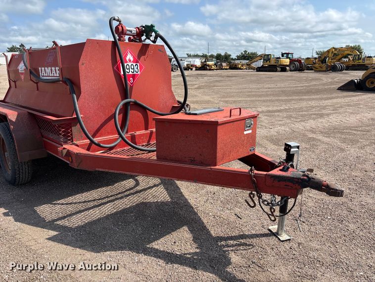 image for item NM9929 2015 Lamar fuel trailer