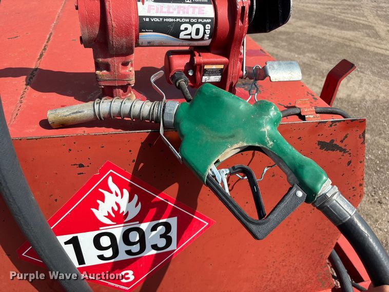 image for item NM9929 2015 Lamar fuel trailer