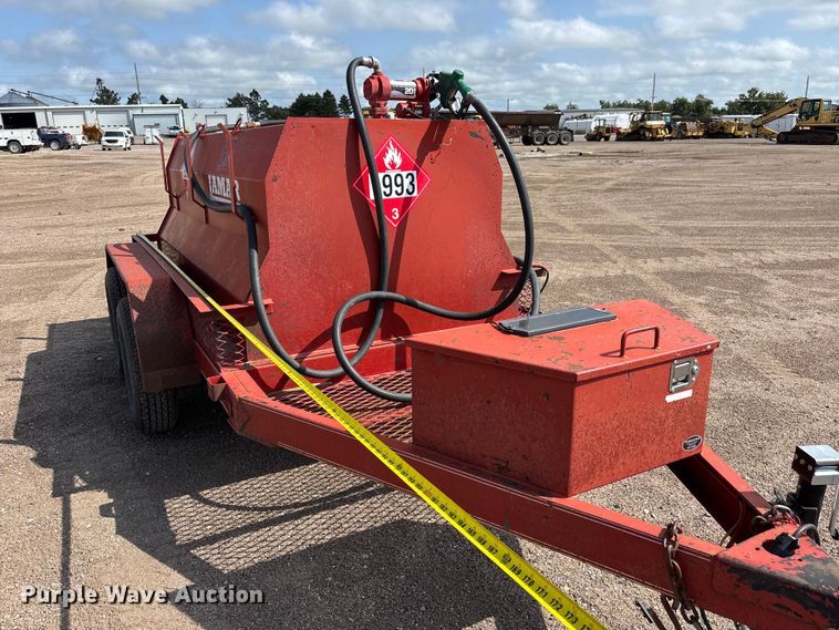 image for item NM9929 2015 Lamar fuel trailer