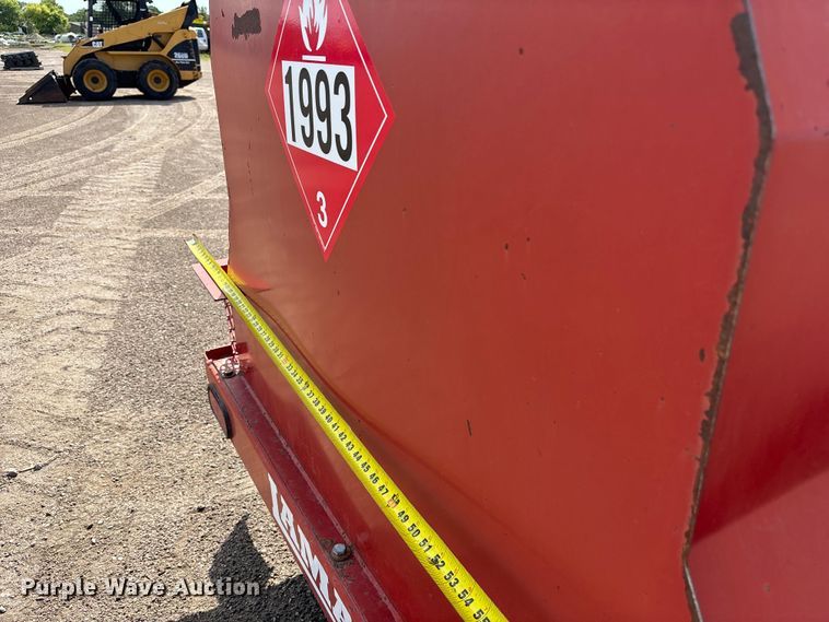 image for item NM9929 2015 Lamar fuel trailer