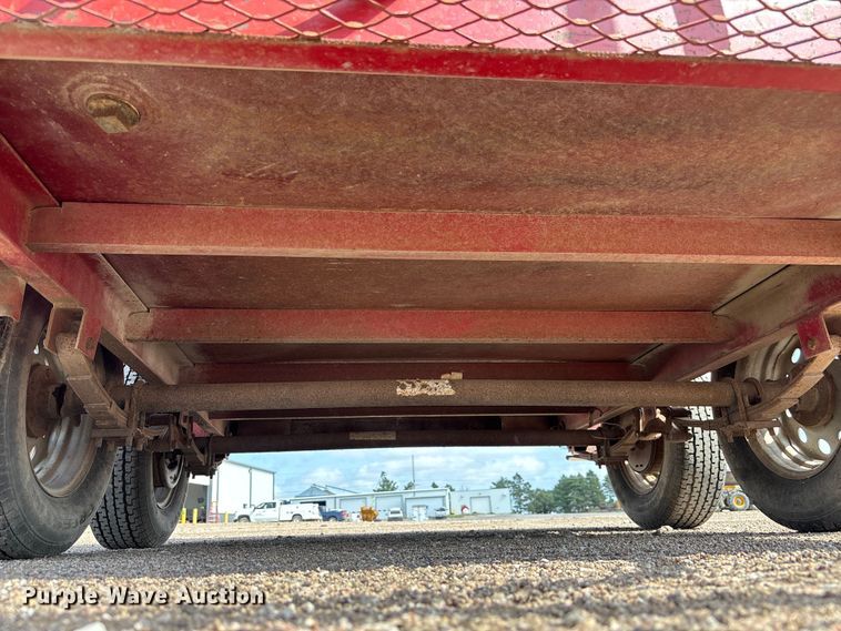 image for item NM9929 2015 Lamar fuel trailer