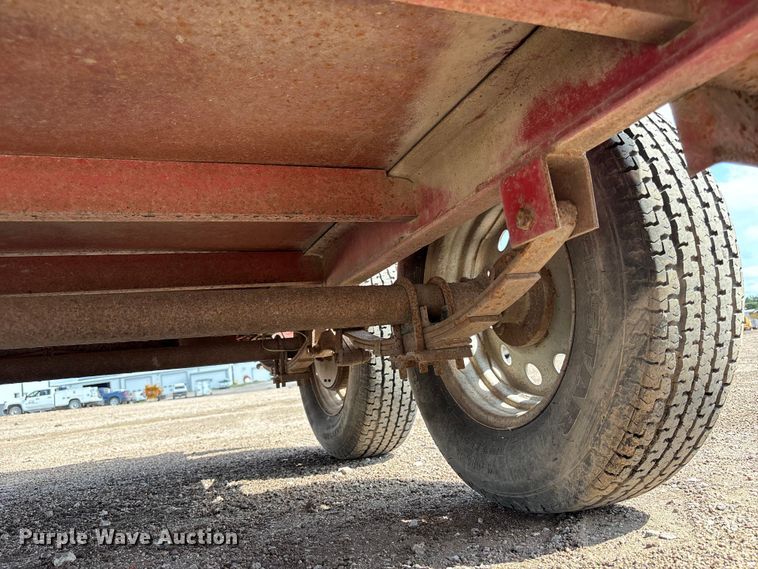 image for item NM9929 2015 Lamar fuel trailer