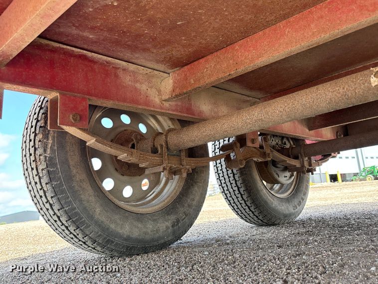 image for item NM9929 2015 Lamar fuel trailer