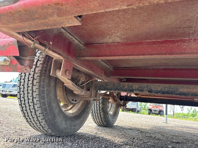 image for item NM9929 2015 Lamar fuel trailer