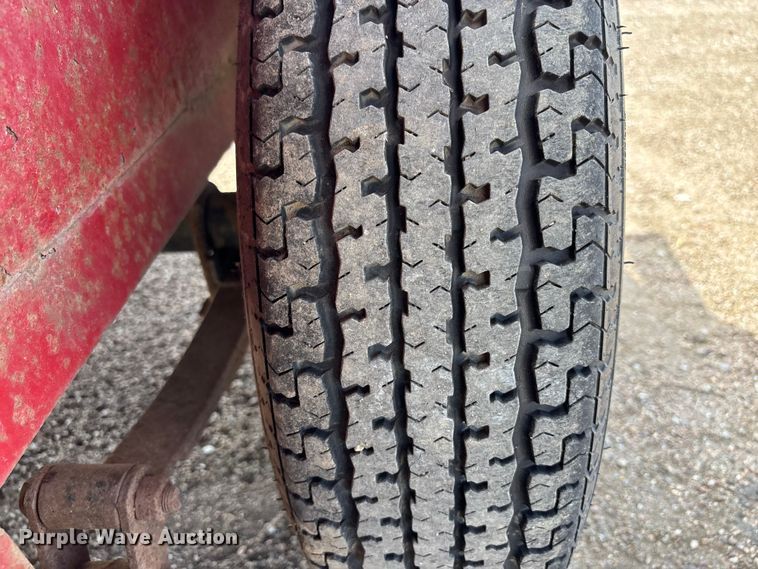 image for item NM9929 2015 Lamar fuel trailer