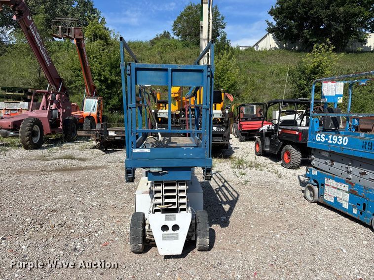 image for item NM9952 Marklift J19EP scissor lift