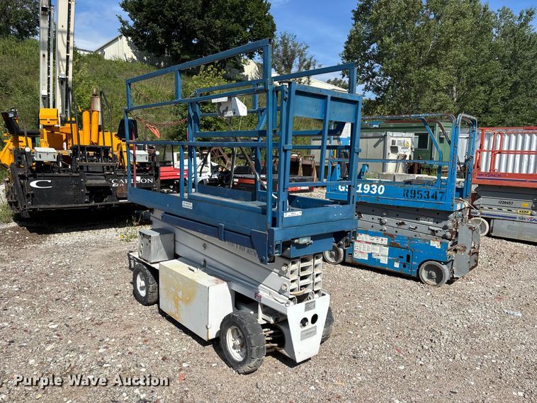 image for item NM9952 Marklift J19EP scissor lift