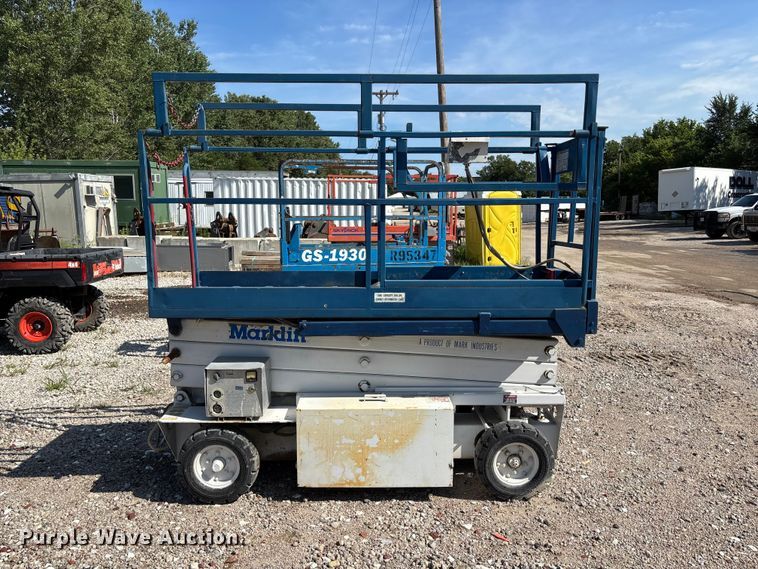 image for item NM9952 Marklift J19EP scissor lift