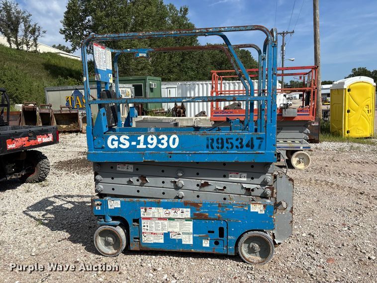 image for item NM9953 Genie GS-1930 scissor lift