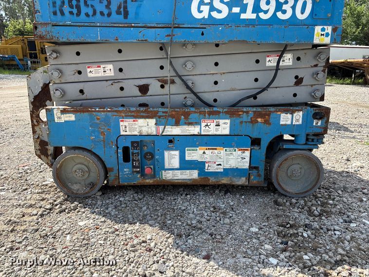 image for item NM9953 Genie GS-1930 scissor lift