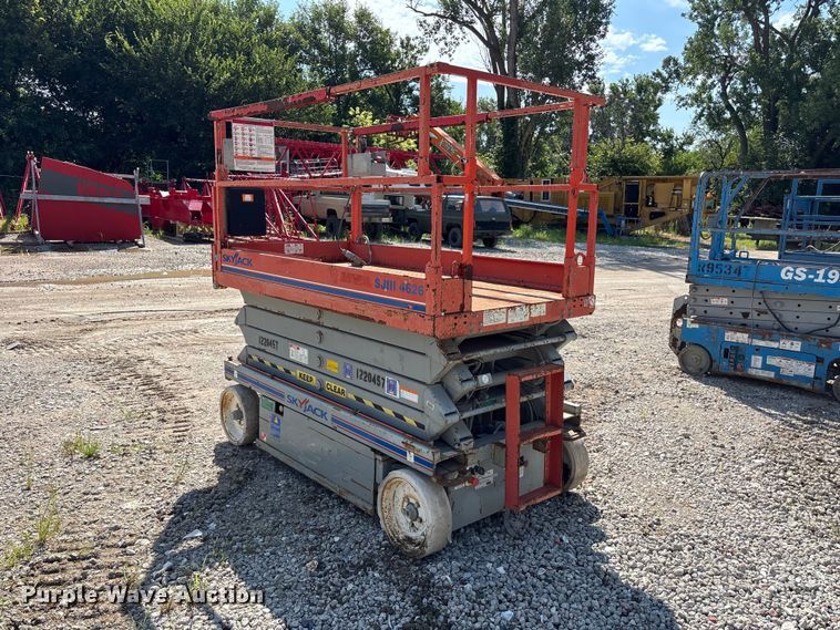 image for item NM9954 SkyJack SJ4626 Scissor lift