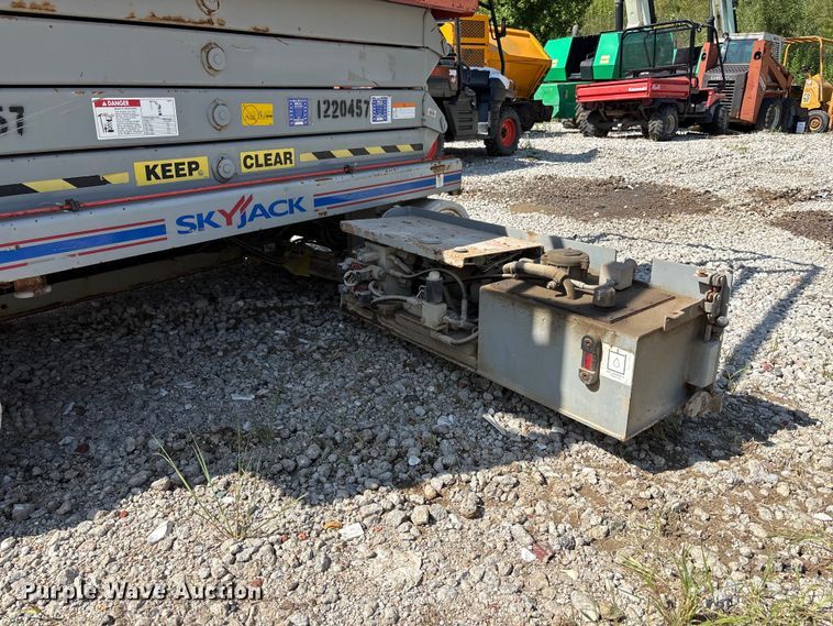 image for item NM9954 SkyJack SJ4626 Scissor lift