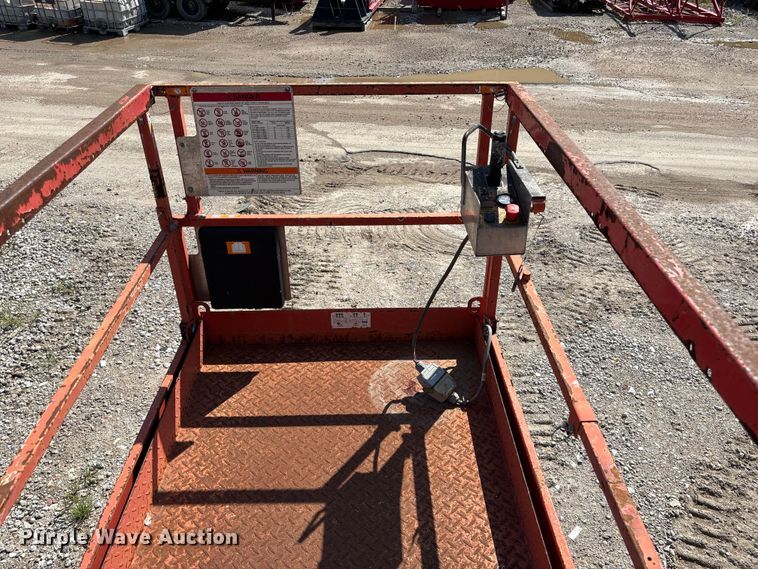 image for item NM9954 SkyJack SJ4626 Scissor lift