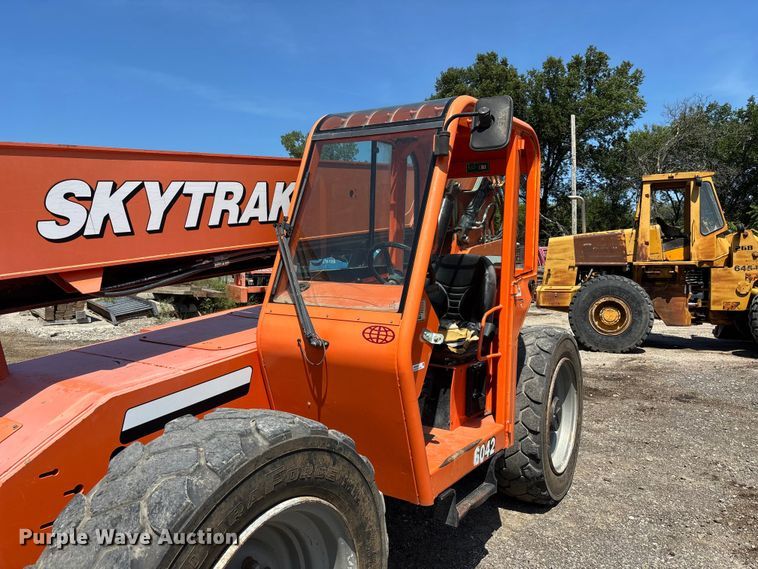 image for item NM9960 2015 JLG 6042 telehandler