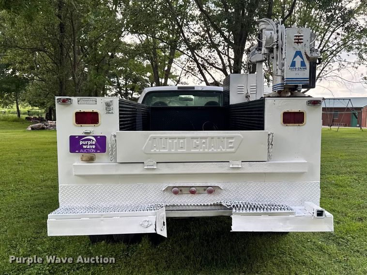 image for item OE9696 2003 Ford F450 Super Duty utility / service truck