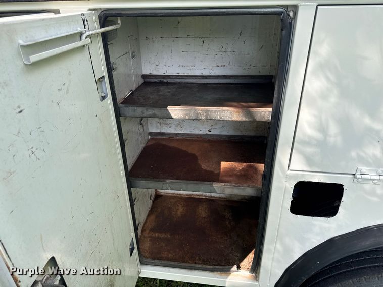 image for item OE9696 2003 Ford F450 Super Duty utility / service truck