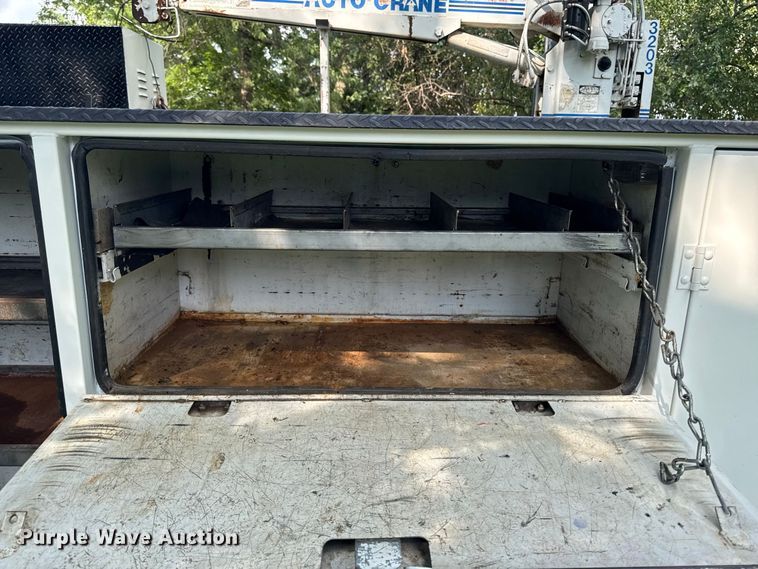 image for item OE9696 2003 Ford F450 Super Duty utility / service truck