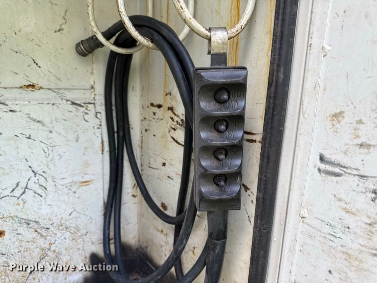 image for item OE9696 2003 Ford F450 Super Duty utility / service truck