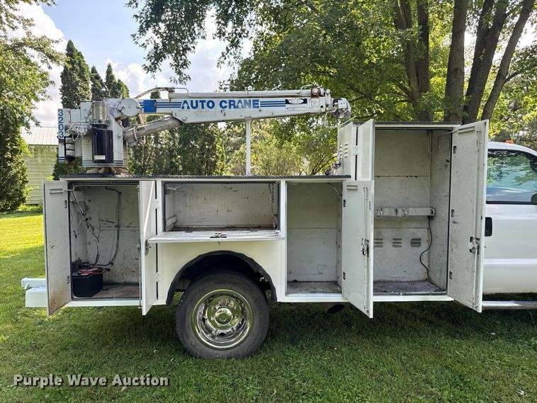image for item OE9696 2003 Ford F450 Super Duty utility / service truck