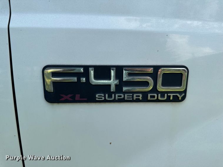 image for item OE9696 2003 Ford F450 Super Duty utility / service truck