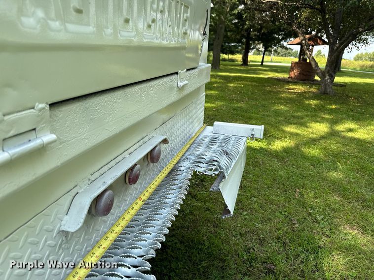 image for item OE9696 2003 Ford F450 Super Duty utility / service truck