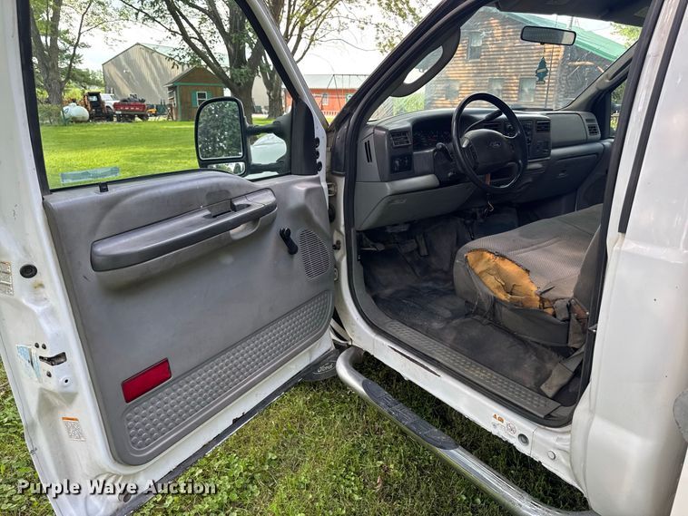 image for item OE9696 2003 Ford F450 Super Duty utility / service truck